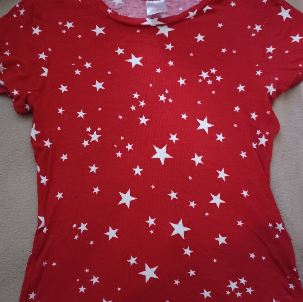 RED & WHITE GIRLS STAR TSHIRT SIZE 7 TO 9.
